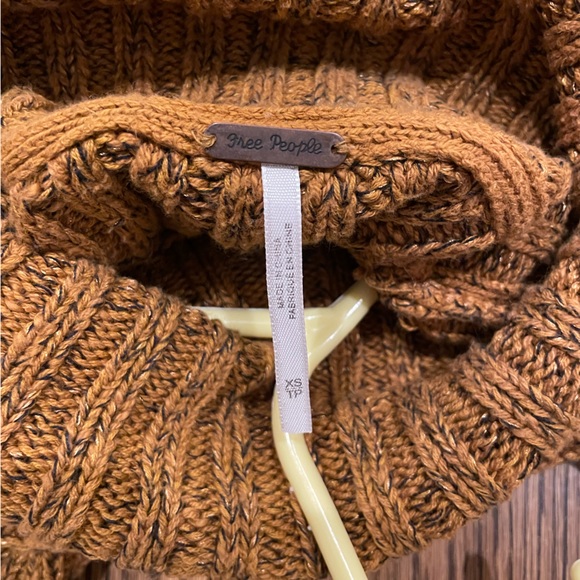 Free People XS Burnt Orange/Tan Cowl Neck Sweater - worn about 10 times - Picture 3 of 3